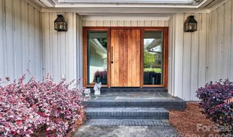 27 Apple Orchard Ln, Lake Wylie, SC 29710