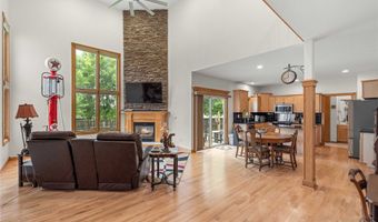 201 11th St NW, Altoona, IA 50009