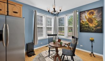 4001 Whitehall Ln, Algonquin, IL 60102