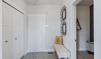 6128 N Trailwoods Dr, Ann Arbor, MI 48103