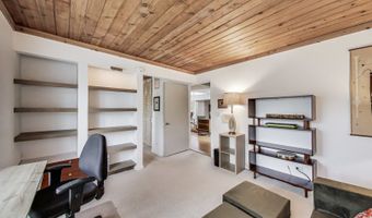 2800 S BRIARWOOD Dr W, Arlington Heights, IL 60005