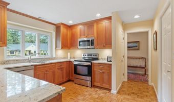 36 Pickman Dr 36, Bedford, MA 01730