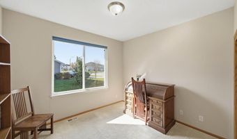 912 10th Avenue Pl, Altoona, IA 50009