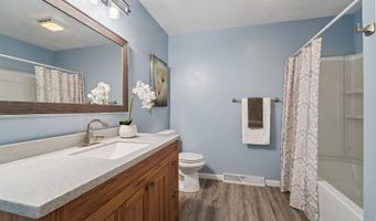 27 CARIBOU Ct, Appleton, WI 54911