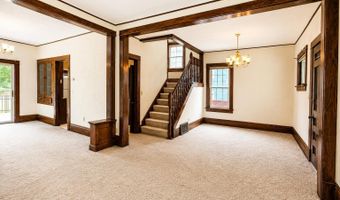 1009 S Kline St, Aberdeen, SD 57401