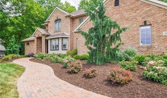 2641 Topflite Dr, Akron, OH 44312