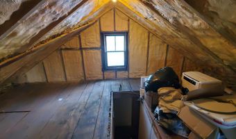 84 14th St, Bangor, ME 04401