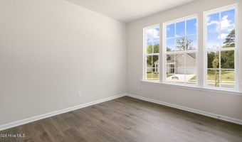 353 Maddox Dr, Aberdeen, NC 28315