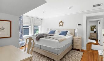 2 Hazard Ave, Newport, RI 02840