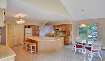 73 South St, Burlington, VT 05401
