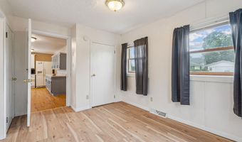 304 E Plum St, Anamosa, IA 52205