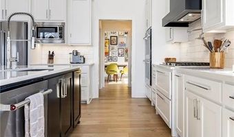 2808 Palisades Cir, Bentonville, AR 72712