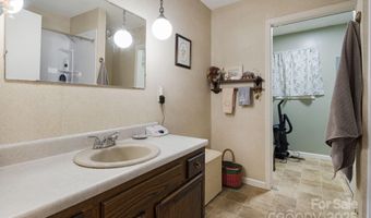 6 Brook Forest Dr, Arden, NC 28704