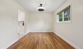 4907 CHANTICLEER Ave, Annandale, VA 22003