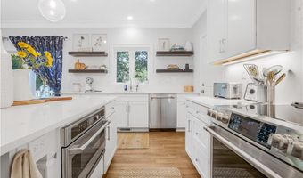 31 Ridge St, Berkley, MA 02779