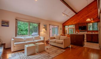 12 Bayberry Dr, Becket, MA 01223