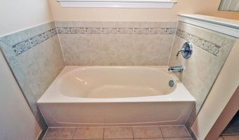 3 Battery Ct, Barnegat, NJ 08005