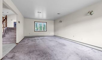 11 Phillips Mills Dr, Middletown, NJ 07748