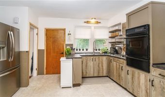 821 Post Rd, Warwick, RI 02888