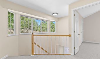 581 Scenic Dr, Ashland, OR 97520