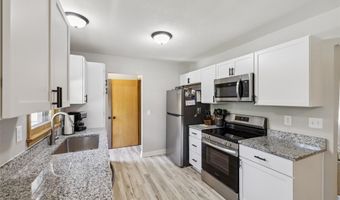 606 Davis St, Polk City, IA 50226