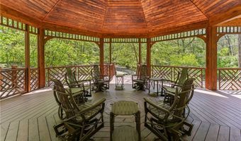 805 Cascades Dr, Aurora, OH 44202