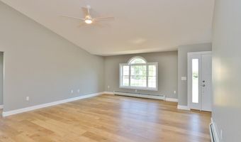 6 Lilac Ave, Bangor, ME 04401