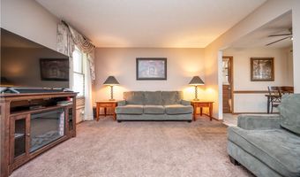 2211 Penny Ln, Austintown, OH 44515