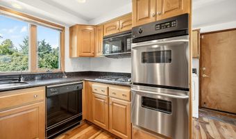 738 Fairway Ct, Ashland, OR 97520