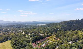 28 Trafalgar Cir, Asheville, NC 28805