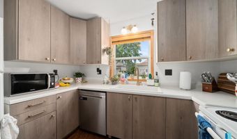 611 E 3Rd St St, Bridgewater, SD 57319