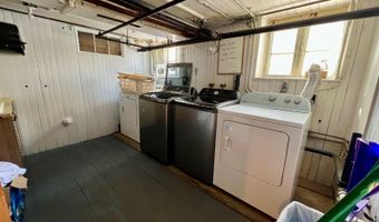 38 Prospect Pl, Bristol, CT 06010