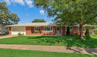 416 N 11th Street Pl, Adel, IA 50003