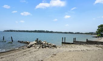 50 Beach View Dr, Stamford, CT 06902