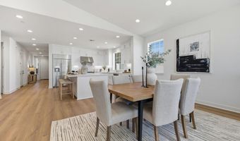 2 W Pine St, Altadena, CA 91001