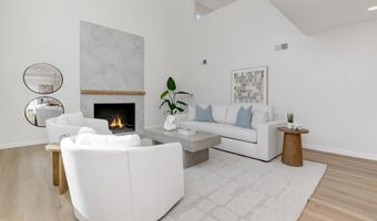 9830 Lyncarol Dr, La Mesa, CA 91941