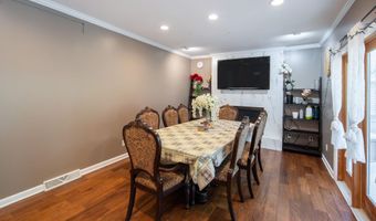 51 Aspen Cir, Albany, NY 12208