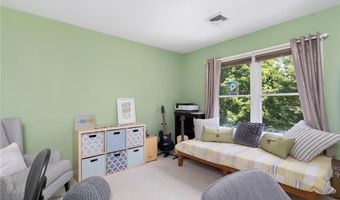 16 Taylor Ln, Warwick, RI 02886