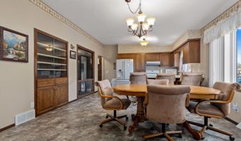 2325 Countryaire Estates Dr, Aberdeen, SD 57401