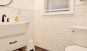 31 Avenue B, Bayonne, NJ 07002