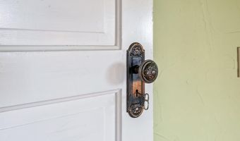 1917 Arthur St, Caldwell, ID 83605