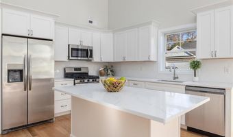 46 Overlook Ln, Glocester, RI 02814