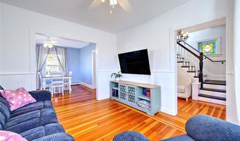 93 Narragansett Ave, East Providence, RI 02915