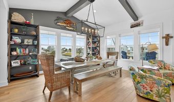 1013 St John Ct, Rockport, TX 78382