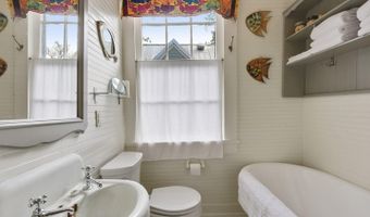 217 St Charles St, Bay St. Louis, MS 39520