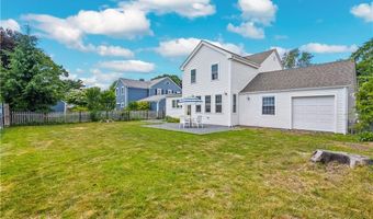 24 Huntington Dr, East Providence, RI 02916