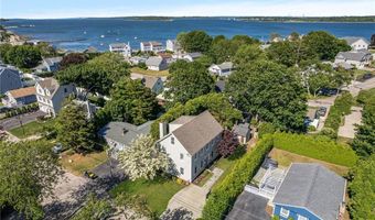 42 Camden Rd, Narragansett, RI 02882