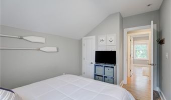 40 Grafton St, Newport, RI 02840