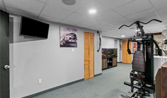 4 Amanda Ct, North Providence, RI 02904