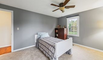 27 S Pond Cir, Cheshire, CT 06410